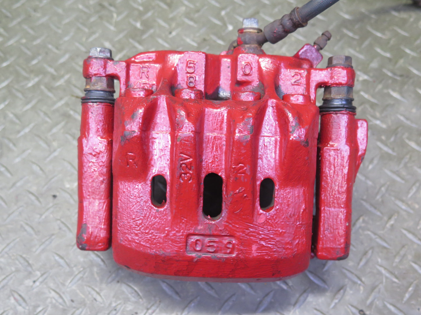 01-05 Lexus JCE10L IS300 Set of 2 Front  Left & Right Brake Caliper OEM