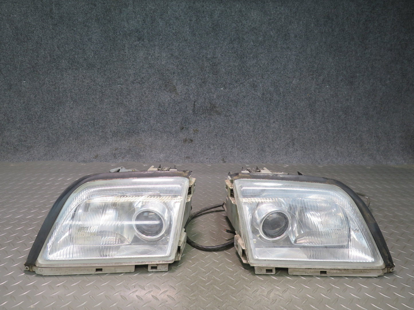 96-02 Mercedes R129 Sl-class Set of 2 Front Xenon Headlight Lamp w Ballast OEM