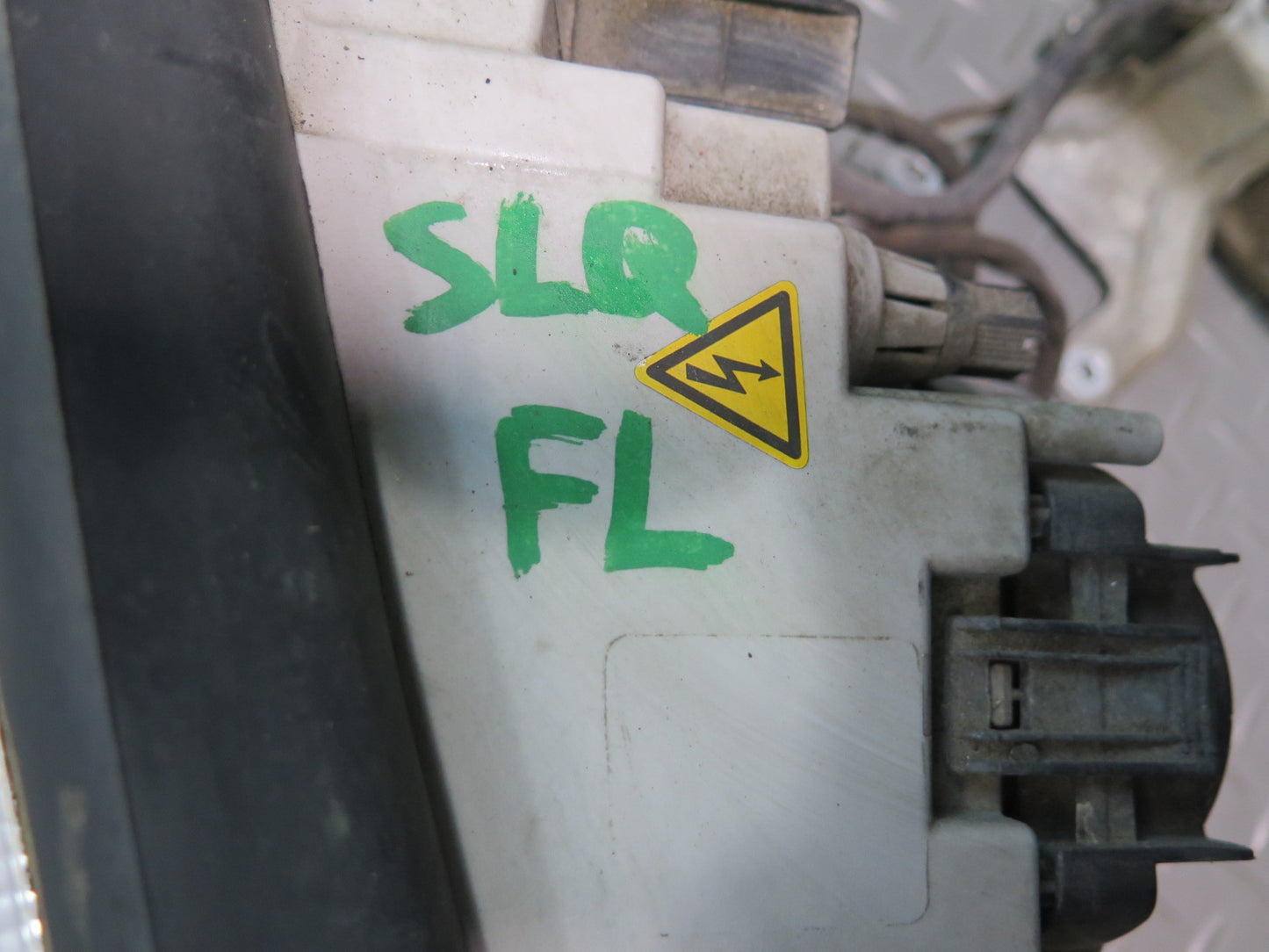 96-02 Mercedes R129 Sl-class Set of 2 Front Xenon Headlight Lamp w Ballast OEM