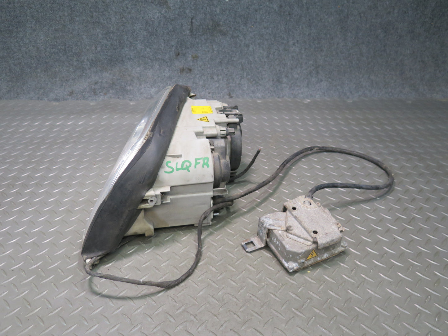 96-02 Mercedes R129 Sl-class Set of 2 Front Xenon Headlight Lamp w Ballast OEM