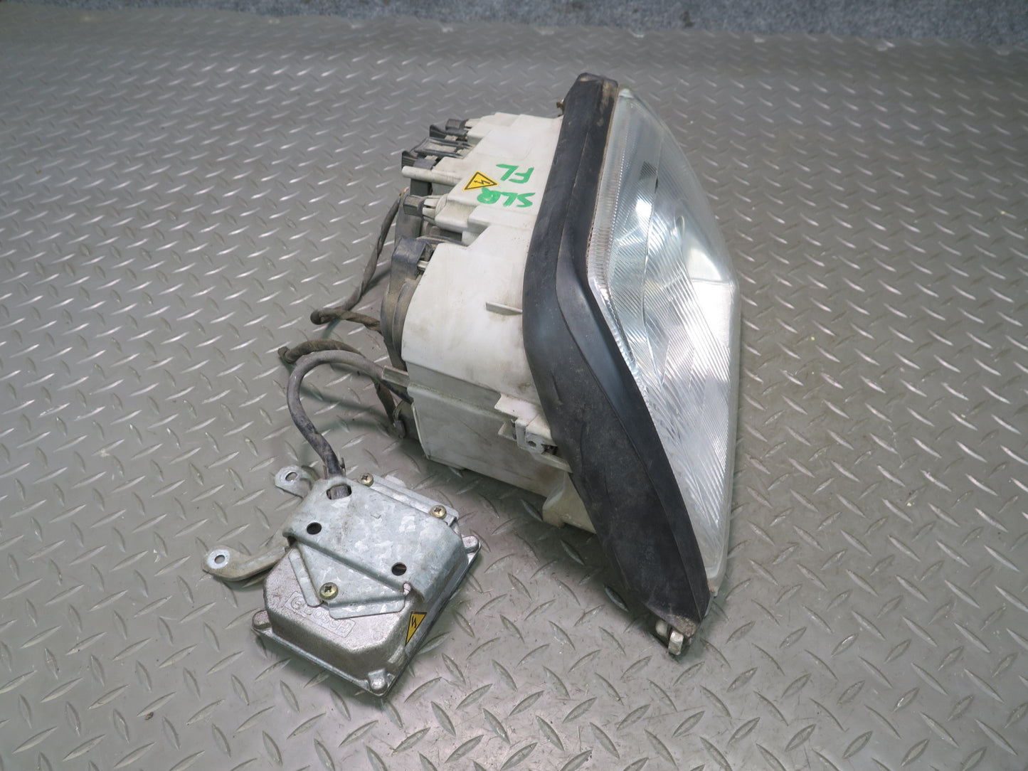 96-02 Mercedes R129 Sl-class Set of 2 Front Xenon Headlight Lamp w Ballast OEM