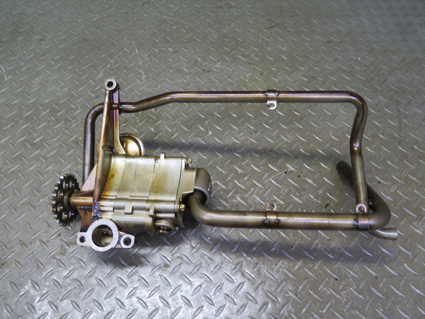 03-06 Mercedes R230 SL500 M113.963 Engine Motor Oil Pump w Pickup Hose 130K OEM