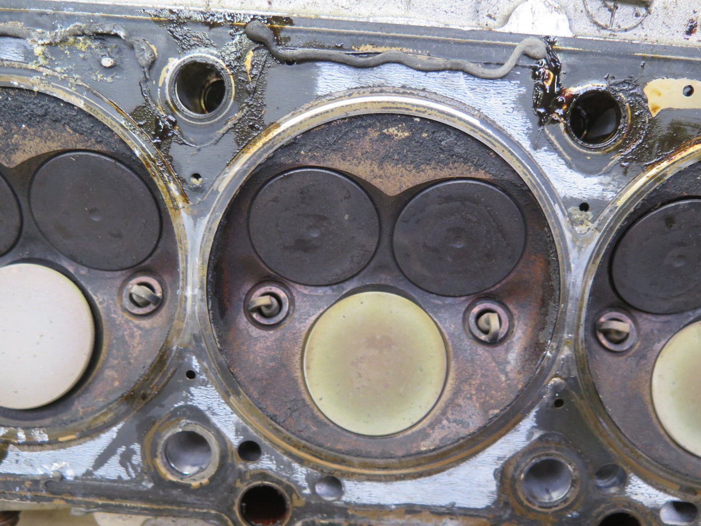 03-06 Mercedes R230 SL500 M113.963 Engine Right Cylinder Head 130K Miles OEM