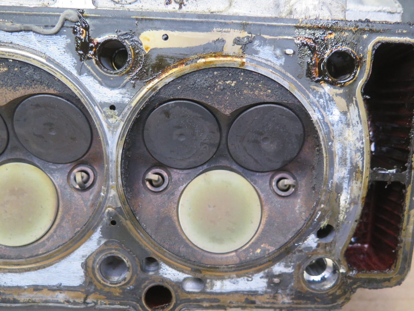 03-06 Mercedes R230 SL500 M113.963 Engine Right Cylinder Head 130K Miles OEM