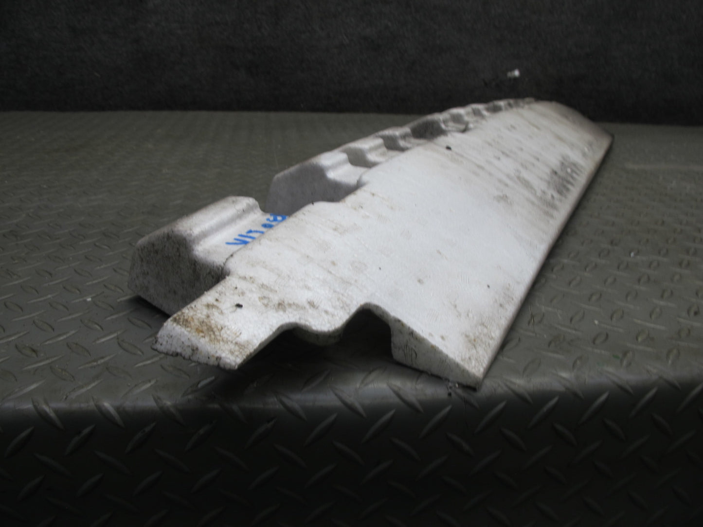 01-05 Lexus JCE10L IS300 Sedan Rear Bumper Impact Reinforcement Bar w Foam OEM