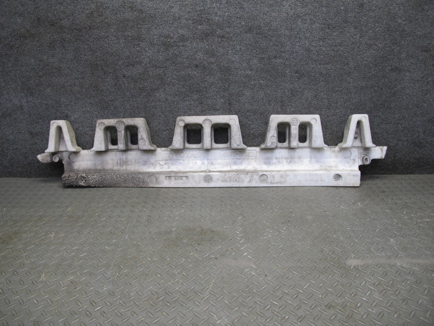 01-05 Lexus JCE10L IS300 Sedan Rear Bumper Impact Reinforcement Bar w Foam OEM