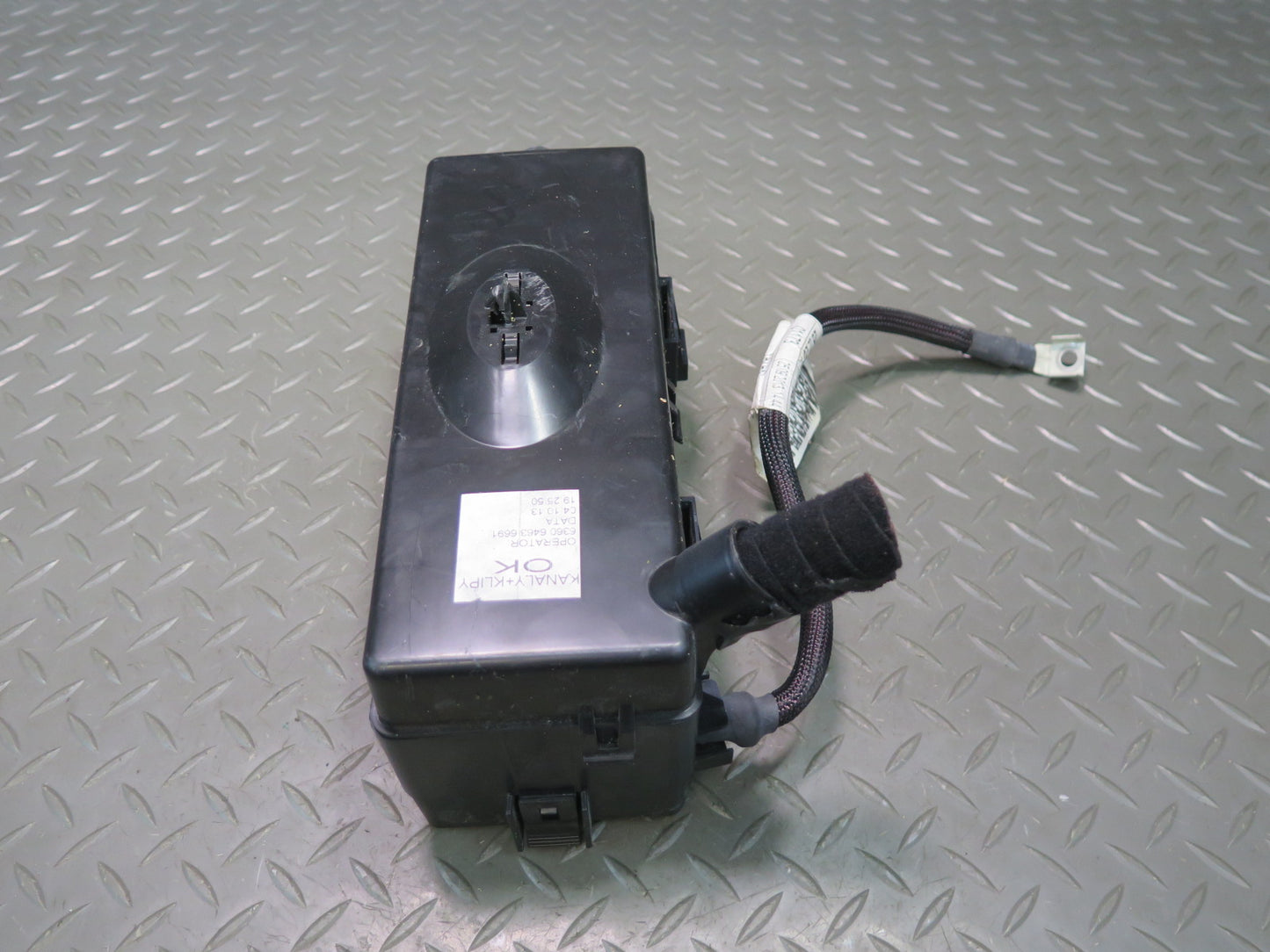 2014-2017 Maserati Ghibli M157 SQ4 Rear Power Distribution Fuse Relay Box