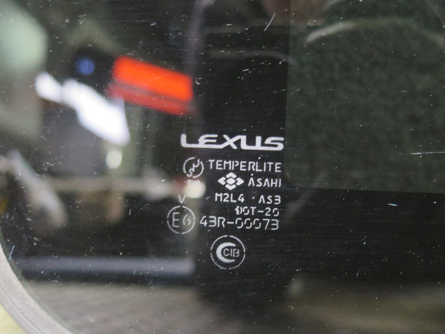 01-05 Lexus JCE10L IS300 Sunroof Moonroof Glass Window Panel OEM