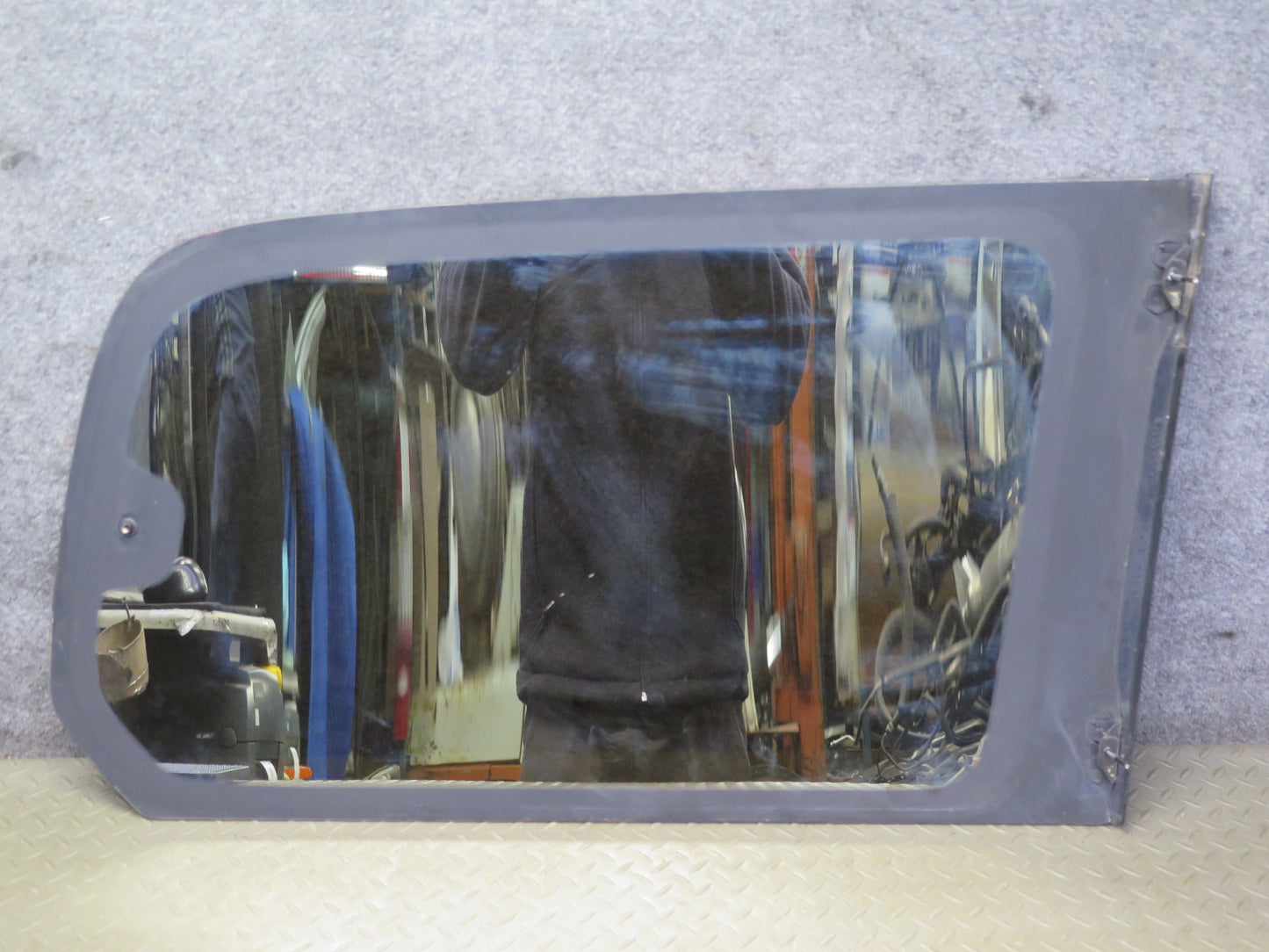 2001-2003 Lexus UZJ100L LX470 Rear Left Quarter Glass Window