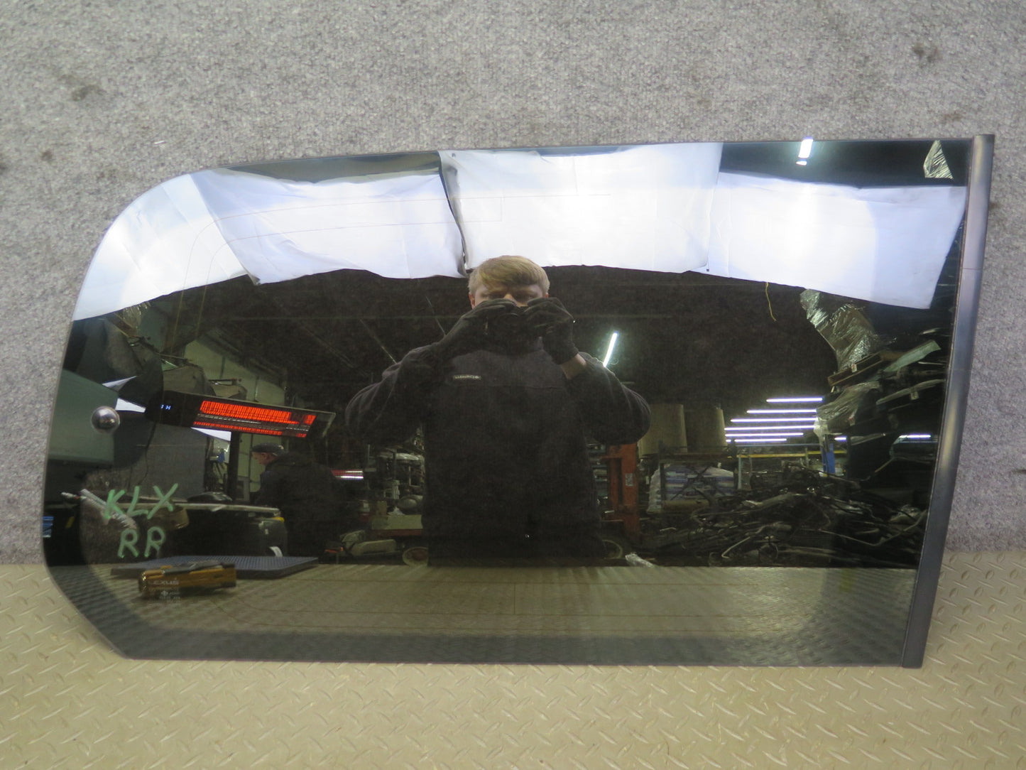 2001-2003 Lexus UZJ100L LX470 Rear Right Quarter Glass Window