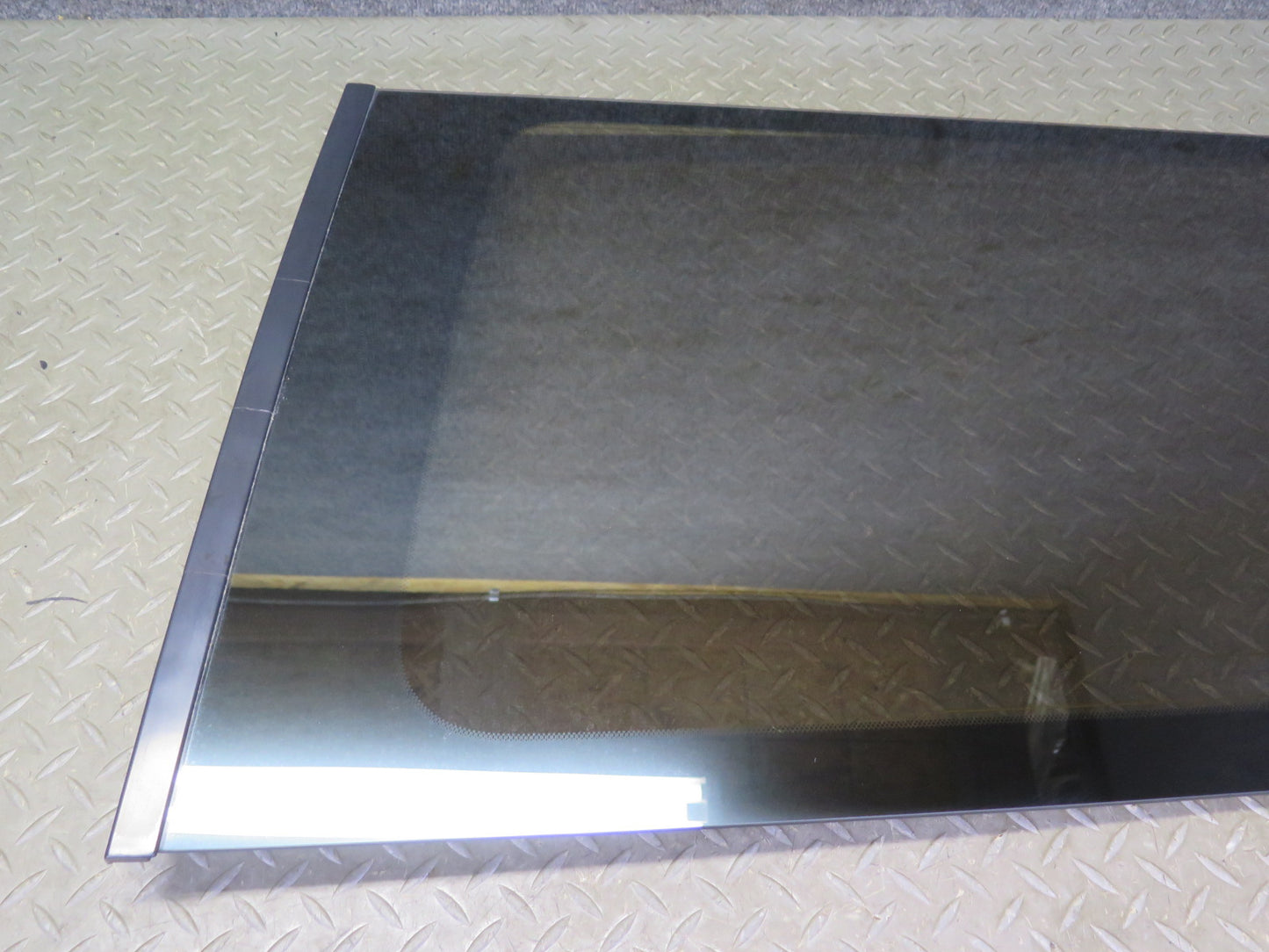 2001-2003 Lexus UZJ100L LX470 Rear Right Quarter Glass Window