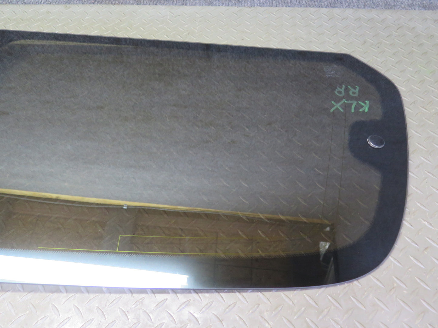 2001-2003 Lexus UZJ100L LX470 Rear Right Quarter Glass Window