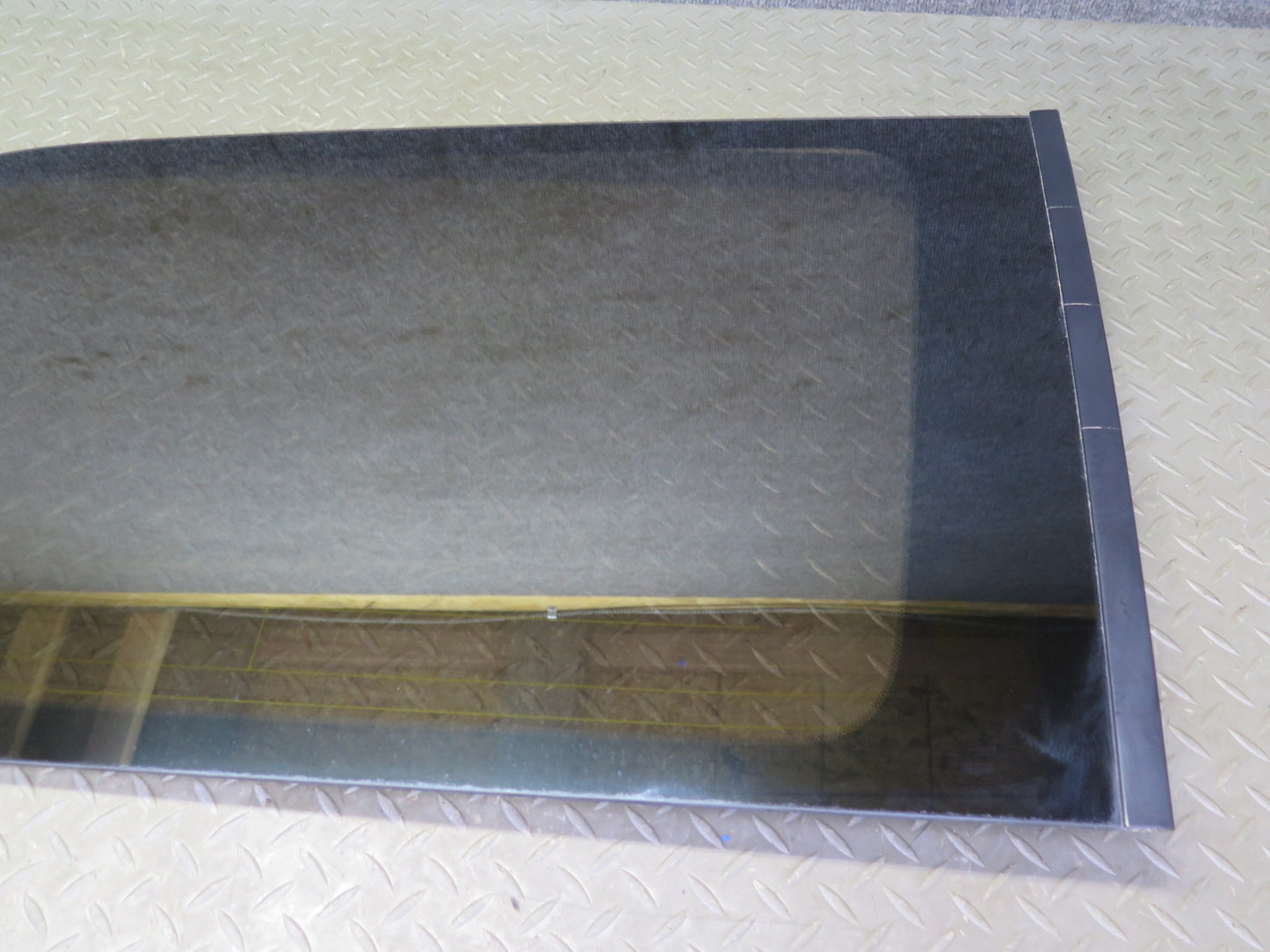 2001-2003 Lexus UZJ100L LX470 Rear Right Quarter Glass Window