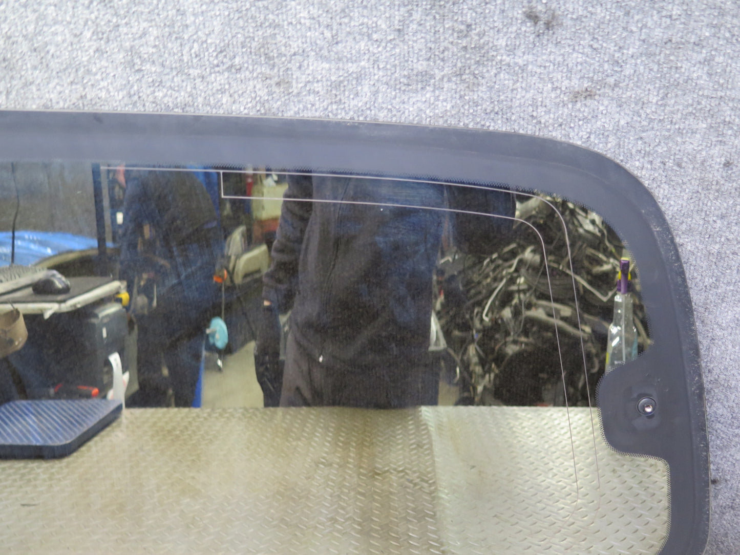 2001-2003 Lexus UZJ100L LX470 Rear Right Quarter Glass Window