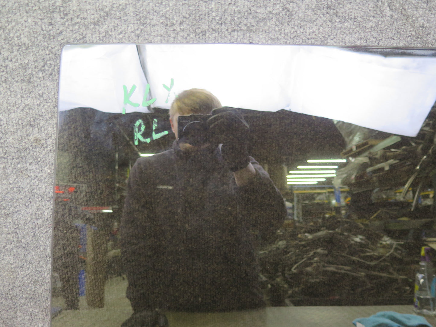 2003-2007 Lexus UZJ100L LX470 Rear Left Door Glass Window