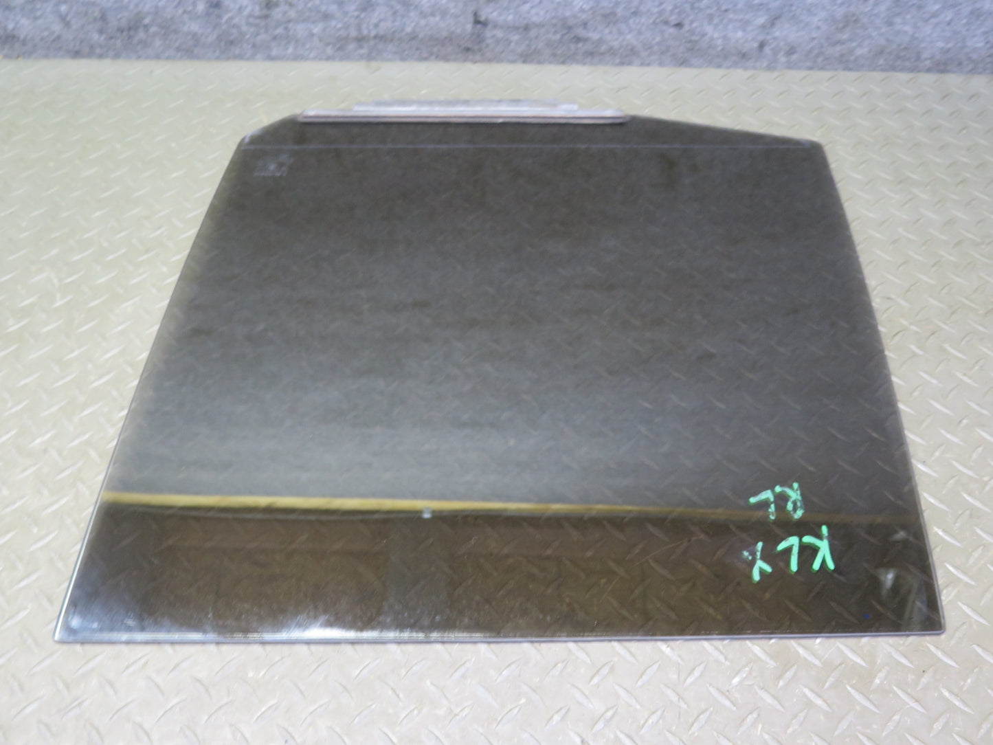 2003-2007 Lexus UZJ100L LX470 Rear Left Door Glass Window