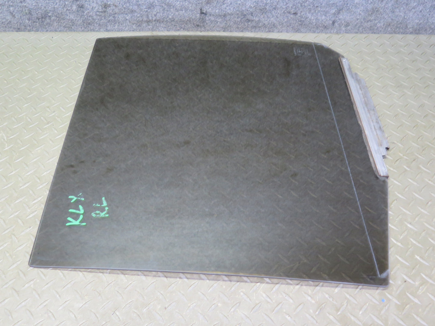 2003-2007 Lexus UZJ100L LX470 Rear Left Door Glass Window