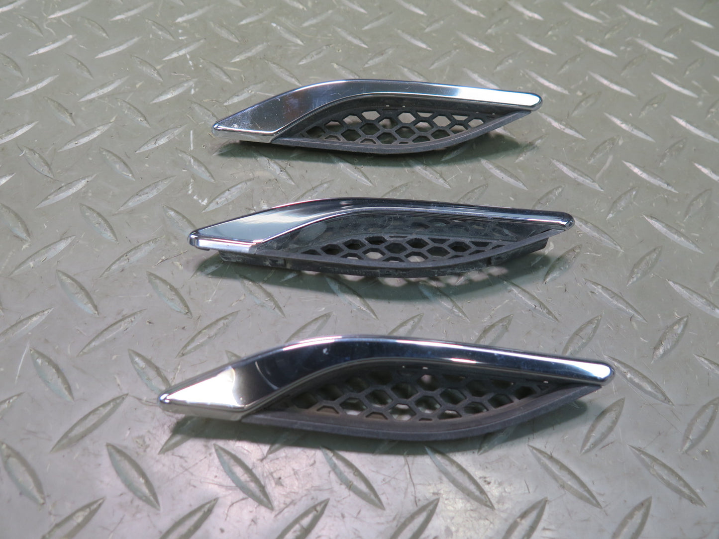 2014-2020 Maserati Ghibli M157 SQ4 Front Right Side Fender Vent Grill Trim Set