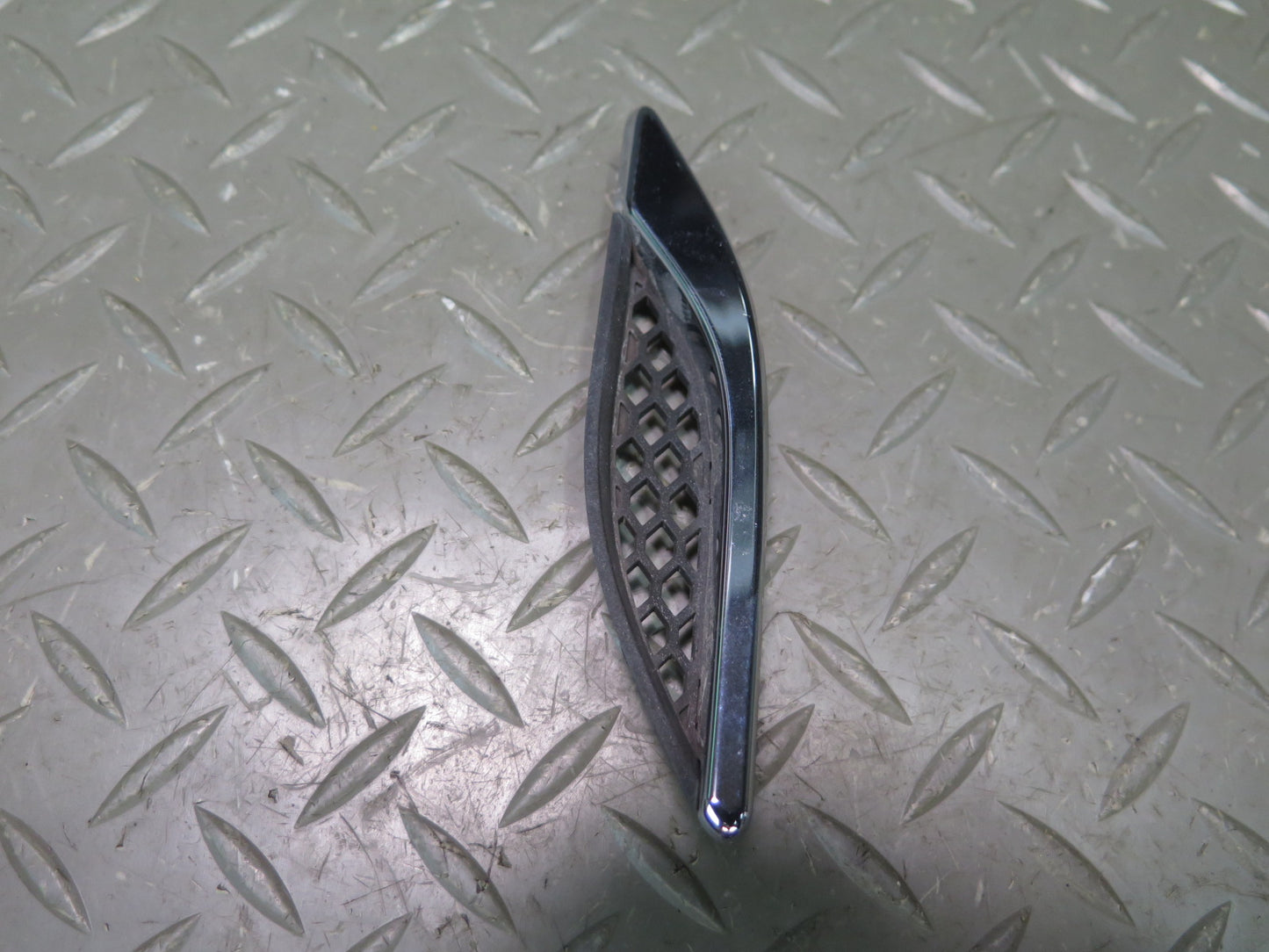 2014-2020 Maserati Ghibli M157 SQ4 Front Right Side Fender Vent Grill Trim Set