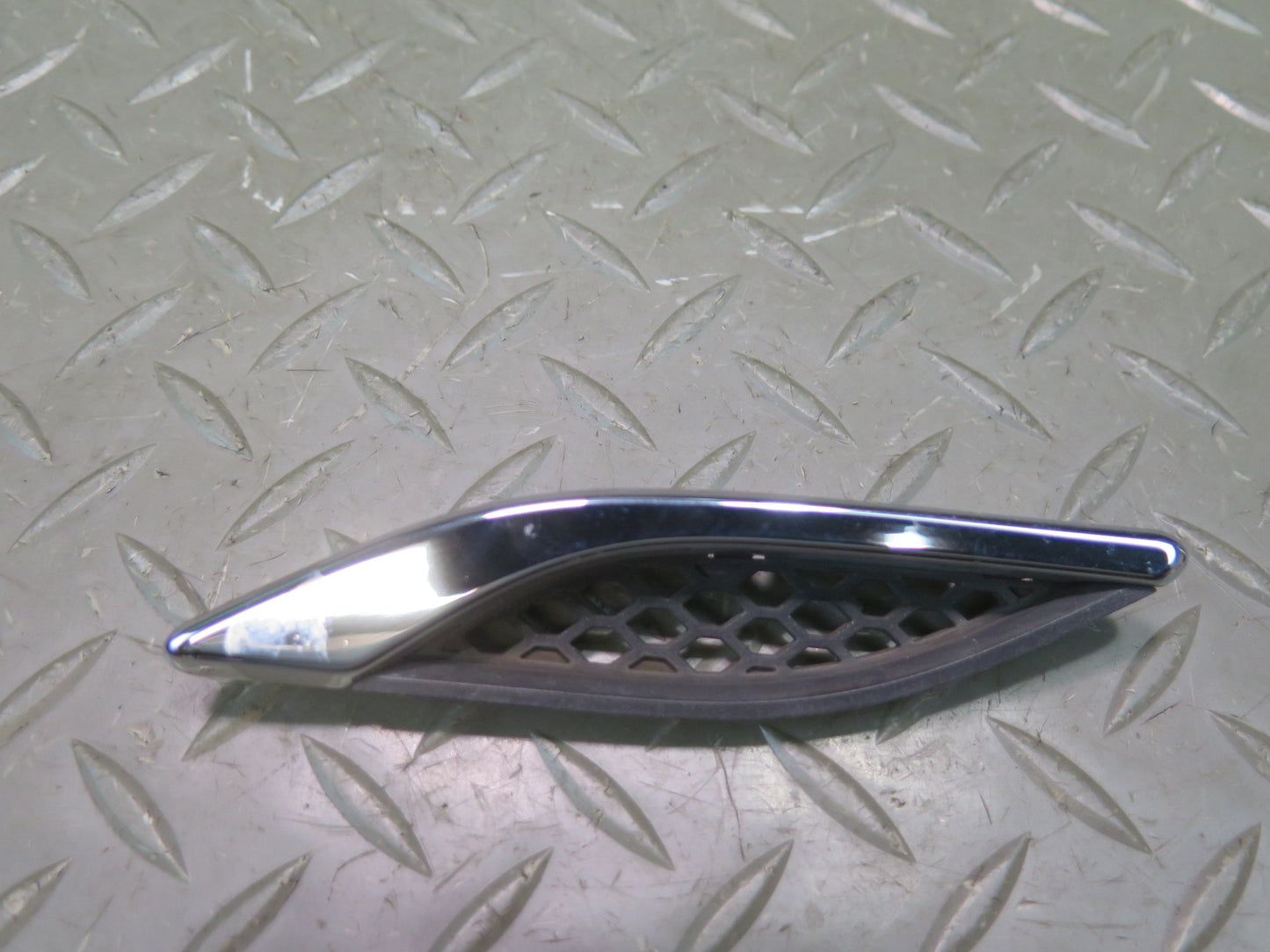 2014-2020 Maserati Ghibli M157 SQ4 Front Right Side Fender Vent Grill Trim Set