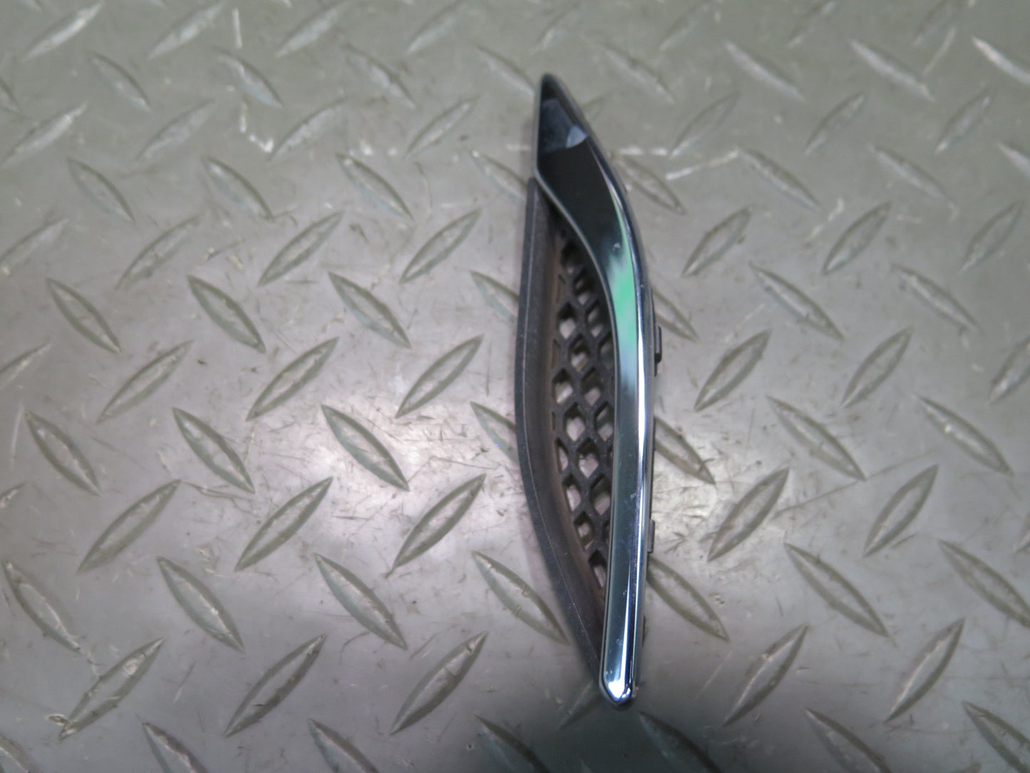 2014-2020 Maserati Ghibli M157 SQ4 Front Right Side Fender Vent Grill Trim Set