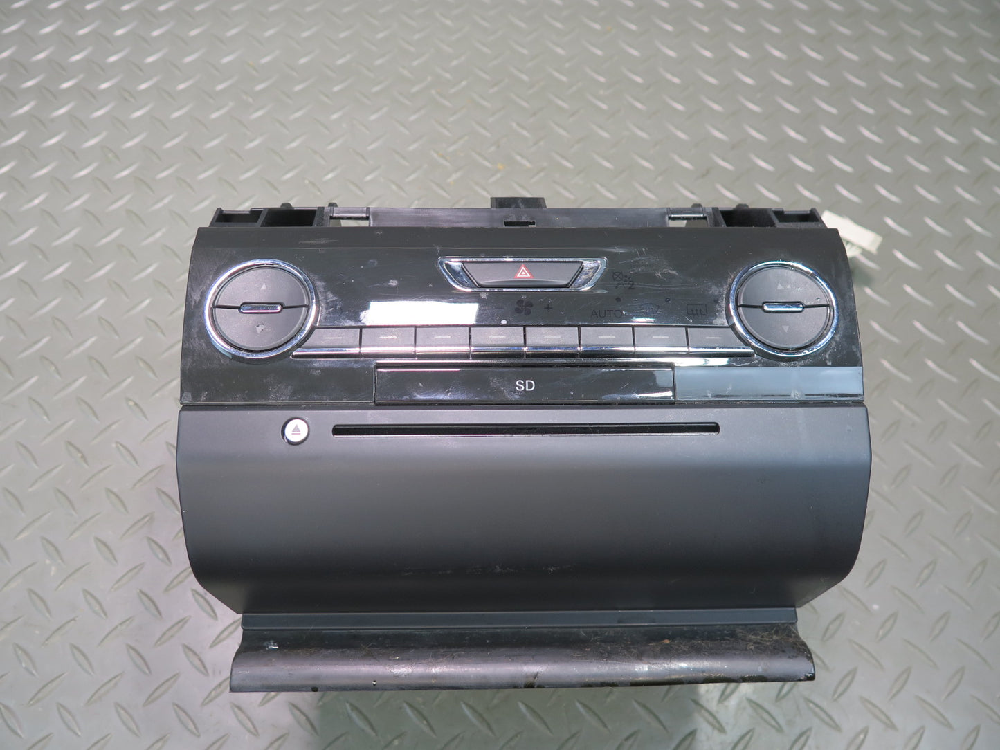 2014-2017 Maserati Ghibli M157 AM FM Radio CD Player Head Unit Receiver