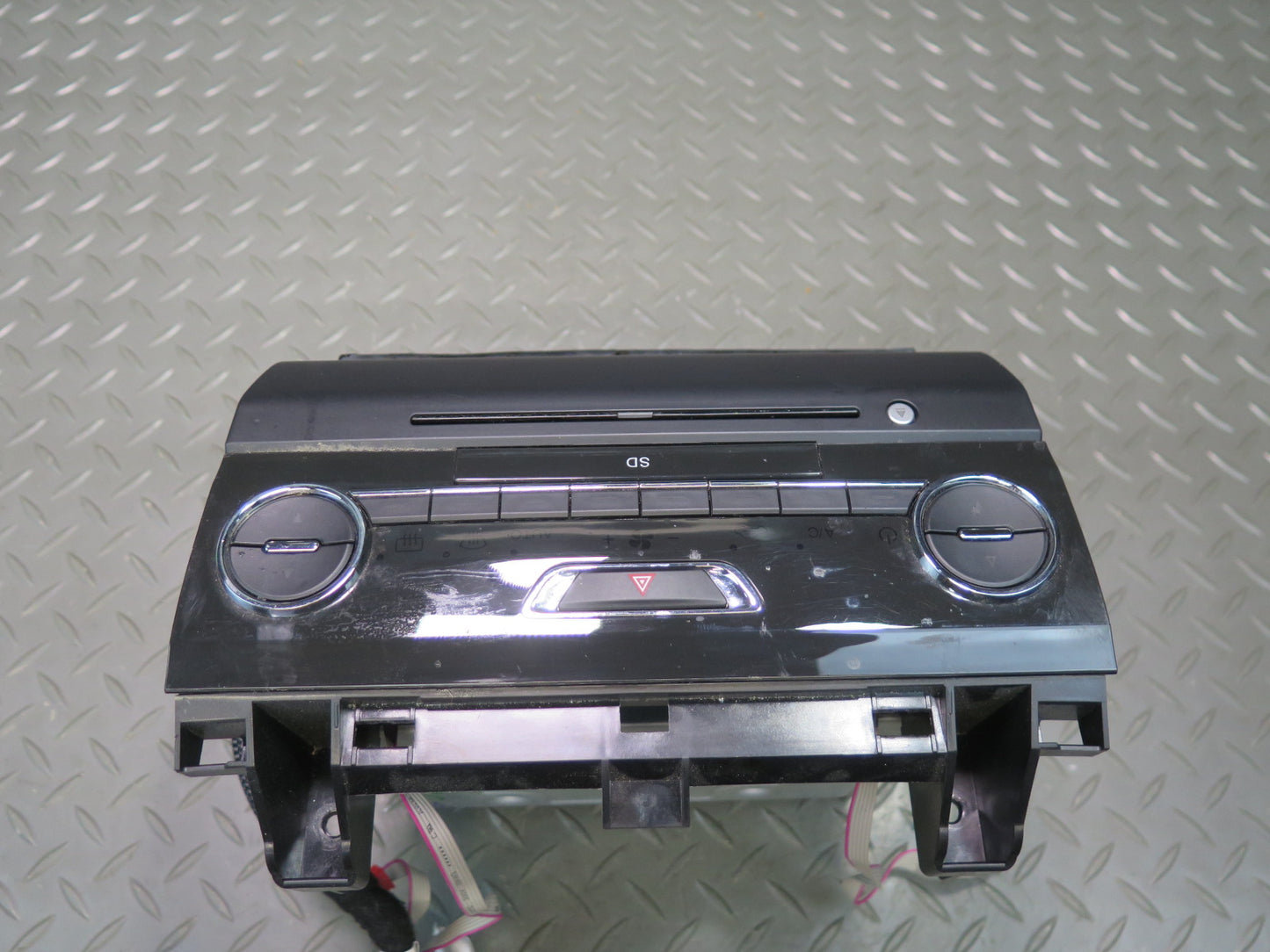 2014-2017 Maserati Ghibli M157 AM FM Radio CD Player Head Unit Receiver