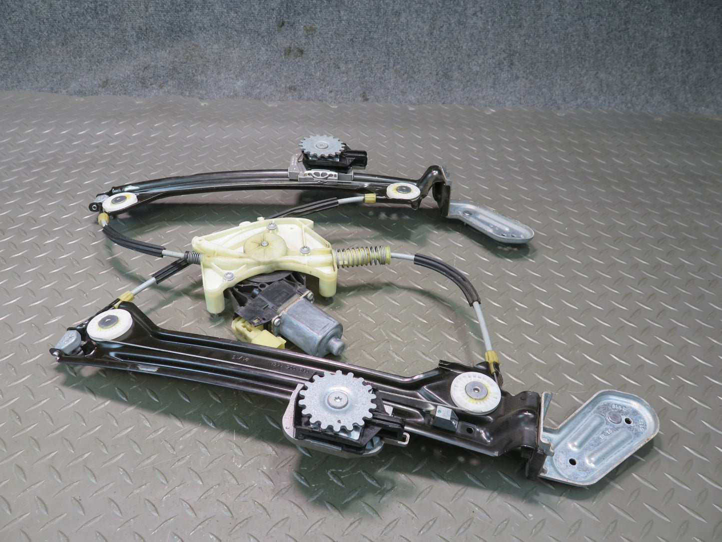 2014-2020 Maserati Ghibli M157 Rear Left Driver Door Window Regulator W/ Motor