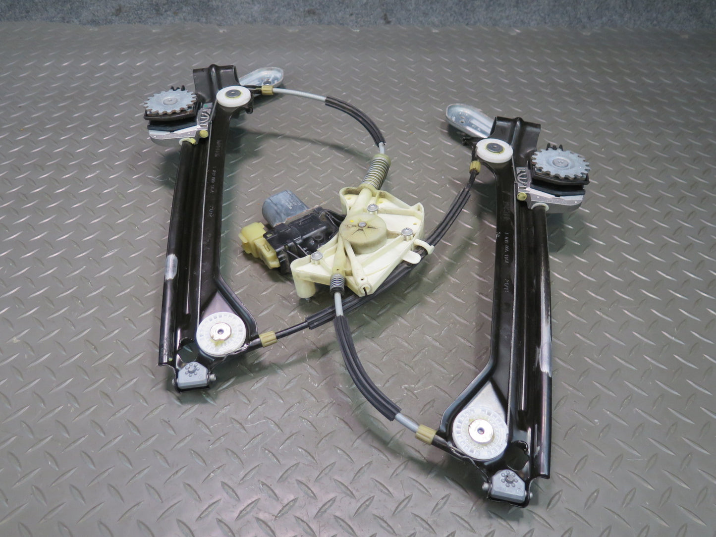 2014-2020 Maserati Ghibli M157 Rear Right Pass Door Window Regulator W/ Motor