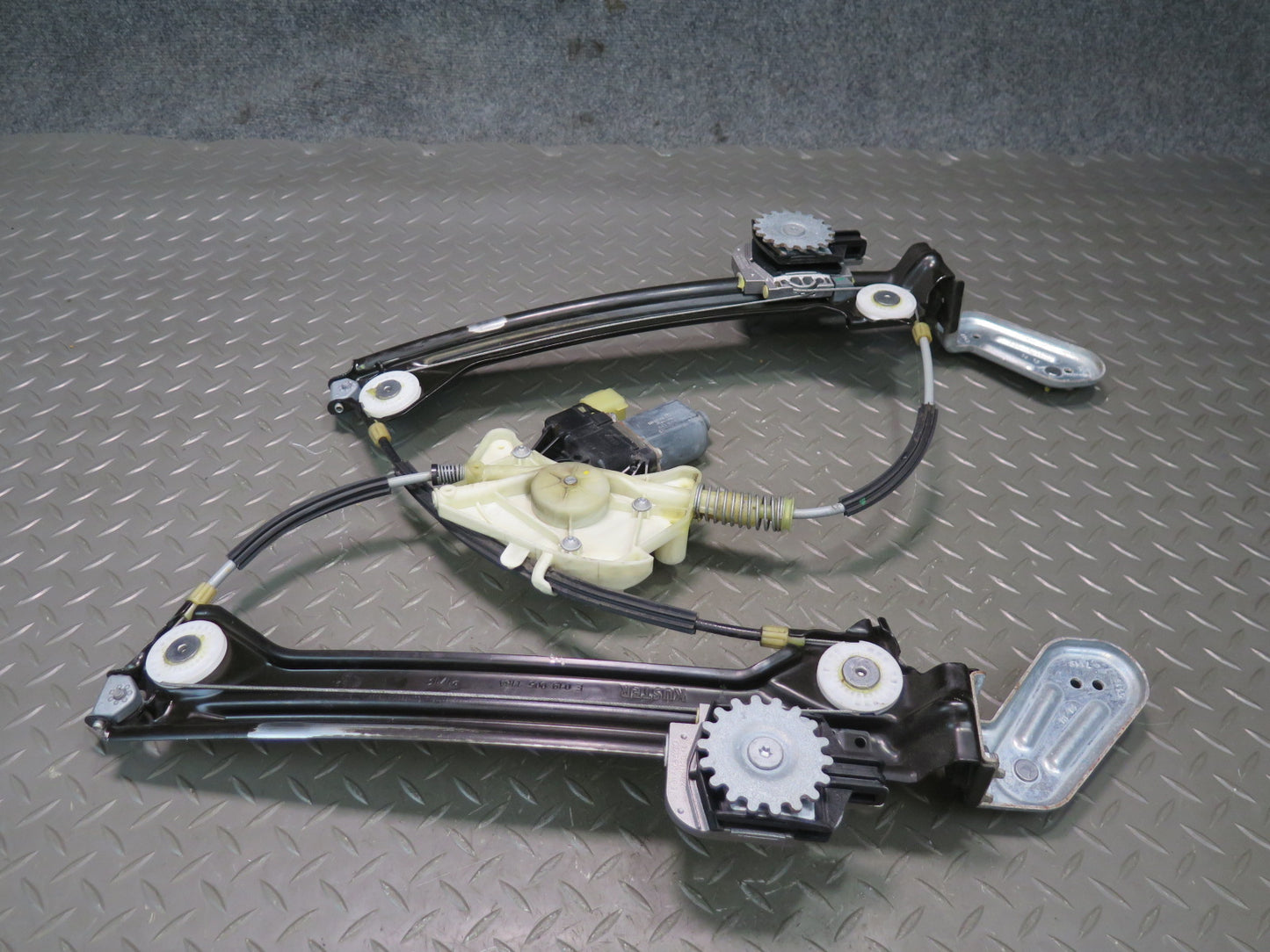 2014-2020 Maserati Ghibli M157 Rear Right Pass Door Window Regulator W/ Motor