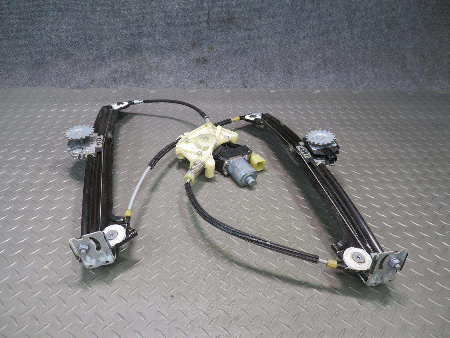 2014-2020 Maserati Ghibli M157 Front Right Pass Door Window Regulator W/ Motor