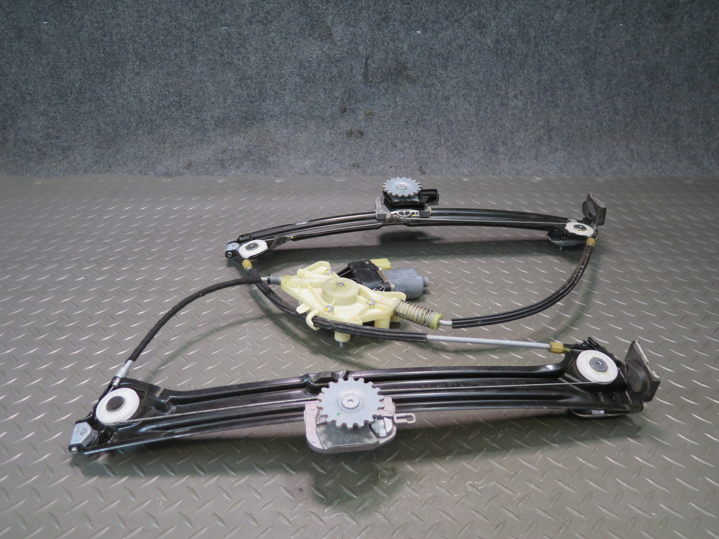 2014-2020 Maserati Ghibli M157 Front Right Pass Door Window Regulator W/ Motor