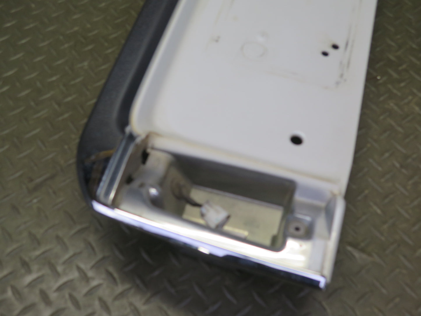 2003-2007 Lexus UZJ100L LX470 Rear Trunk Lid License Plate Molding Panel