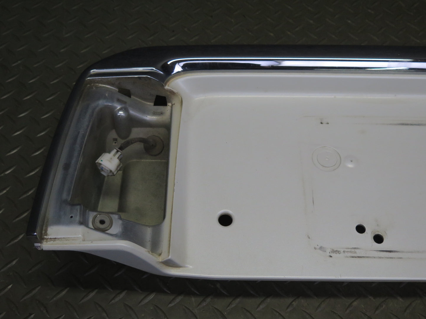 2003-2007 Lexus UZJ100L LX470 Rear Trunk Lid License Plate Molding Panel