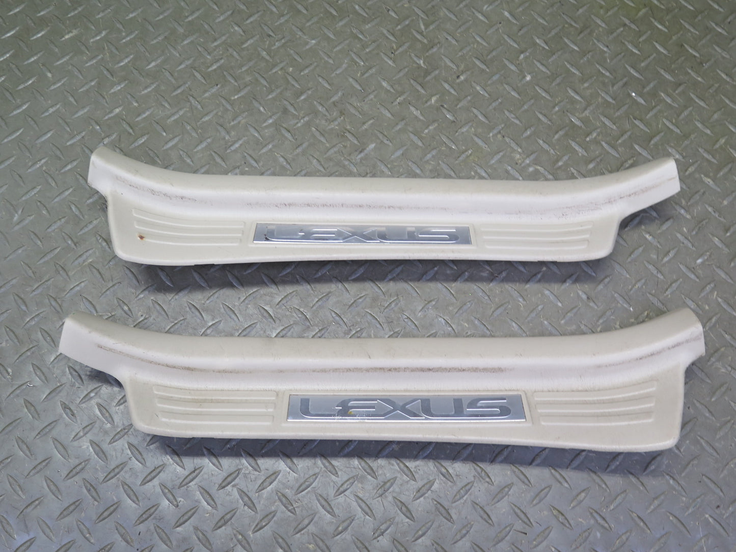 2003-2007 Lexus UZJ100L LX470 Front & Rear Door Scuff Sill Plate Trim Set of 4