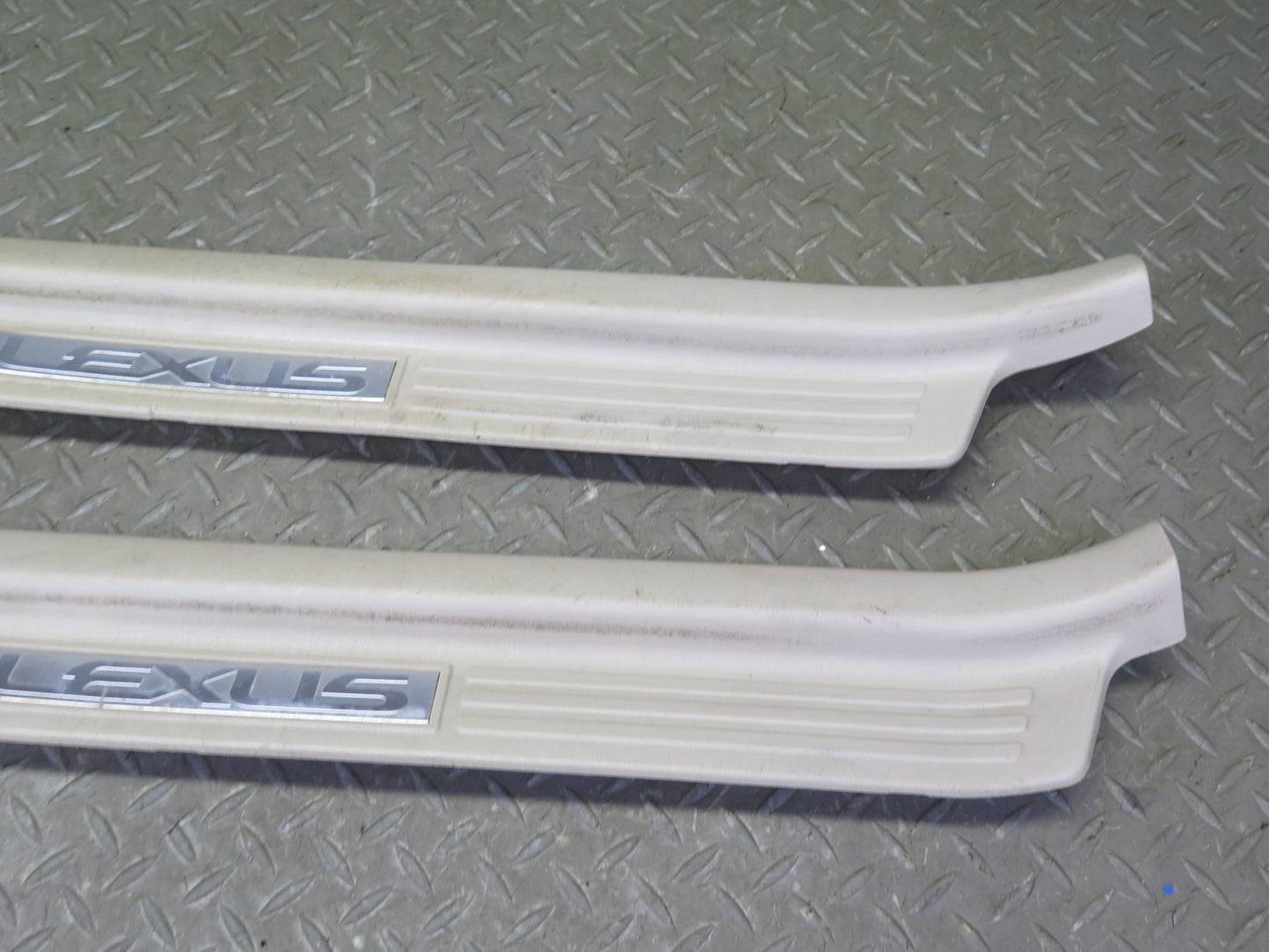 2003-2007 Lexus UZJ100L LX470 Front & Rear Door Scuff Sill Plate Trim Set of 4