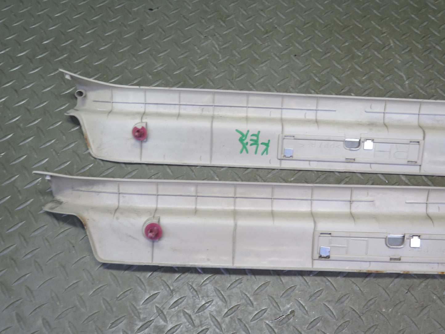 2003-2007 Lexus UZJ100L LX470 Front & Rear Door Scuff Sill Plate Trim Set of 4
