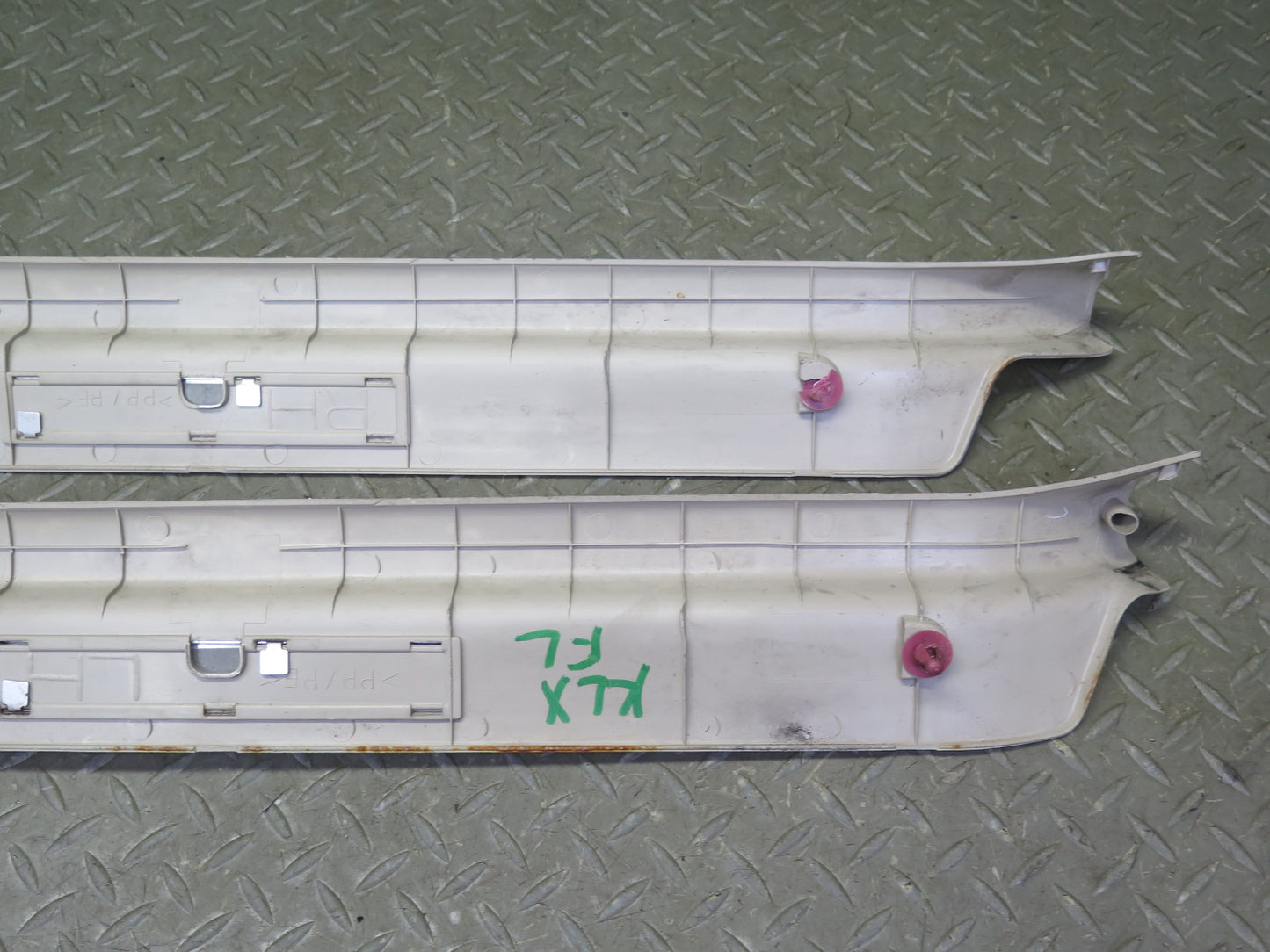 2003-2007 Lexus UZJ100L LX470 Front & Rear Door Scuff Sill Plate Trim Set of 4