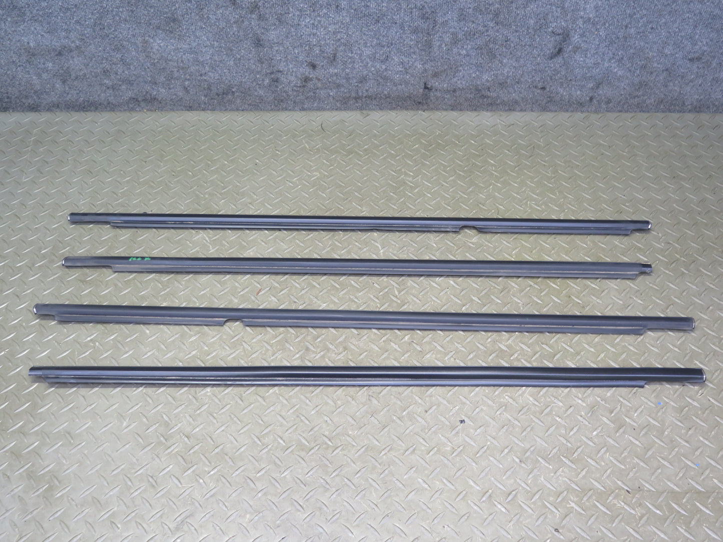 1998-2007 Lexus UZJ100L LX470 Door Window Weatherstrip Rubber Seal Molding Set