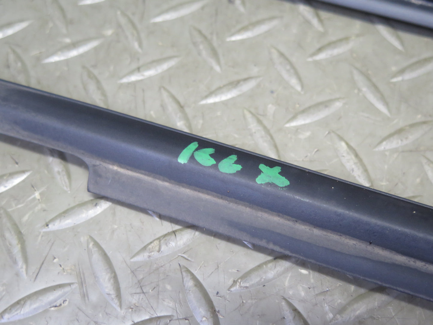 1998-2007 Lexus UZJ100L LX470 Door Window Weatherstrip Rubber Seal Molding Set