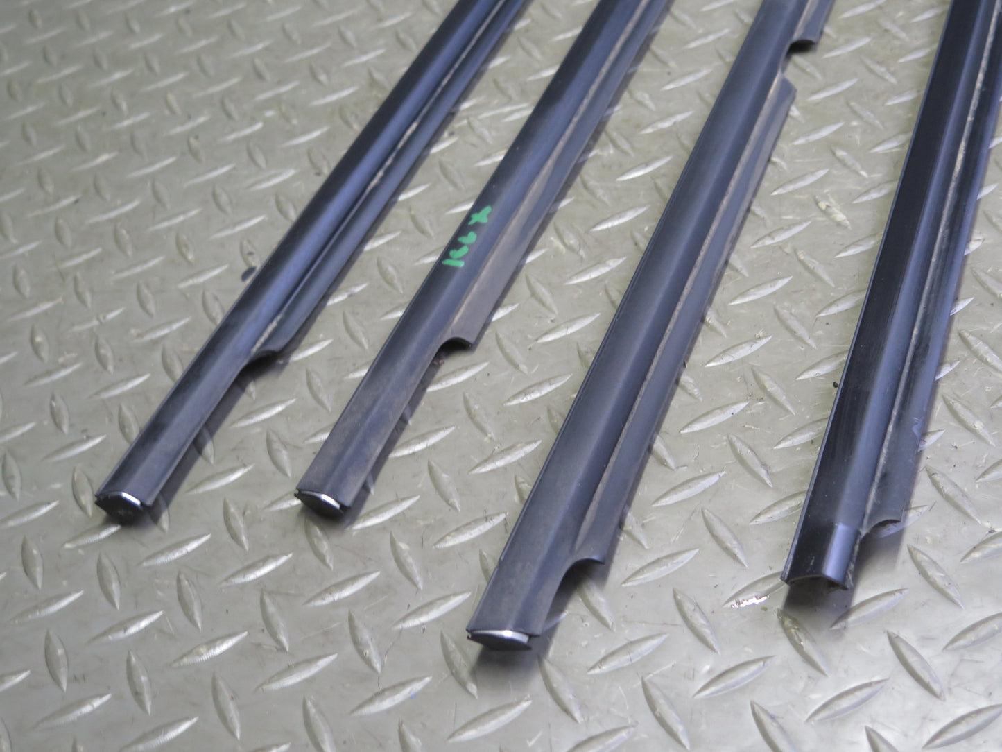 1998-2007 Lexus UZJ100L LX470 Door Window Weatherstrip Rubber Seal Molding Set