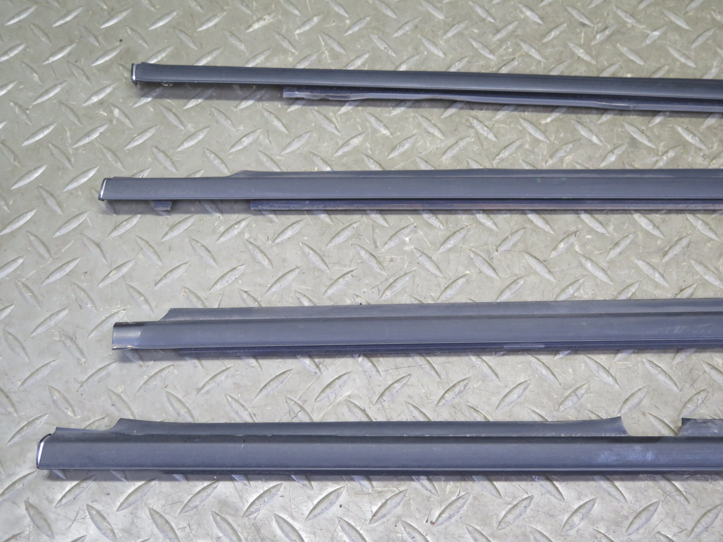 1998-2007 Lexus UZJ100L LX470 Door Window Weatherstrip Rubber Seal Molding Set