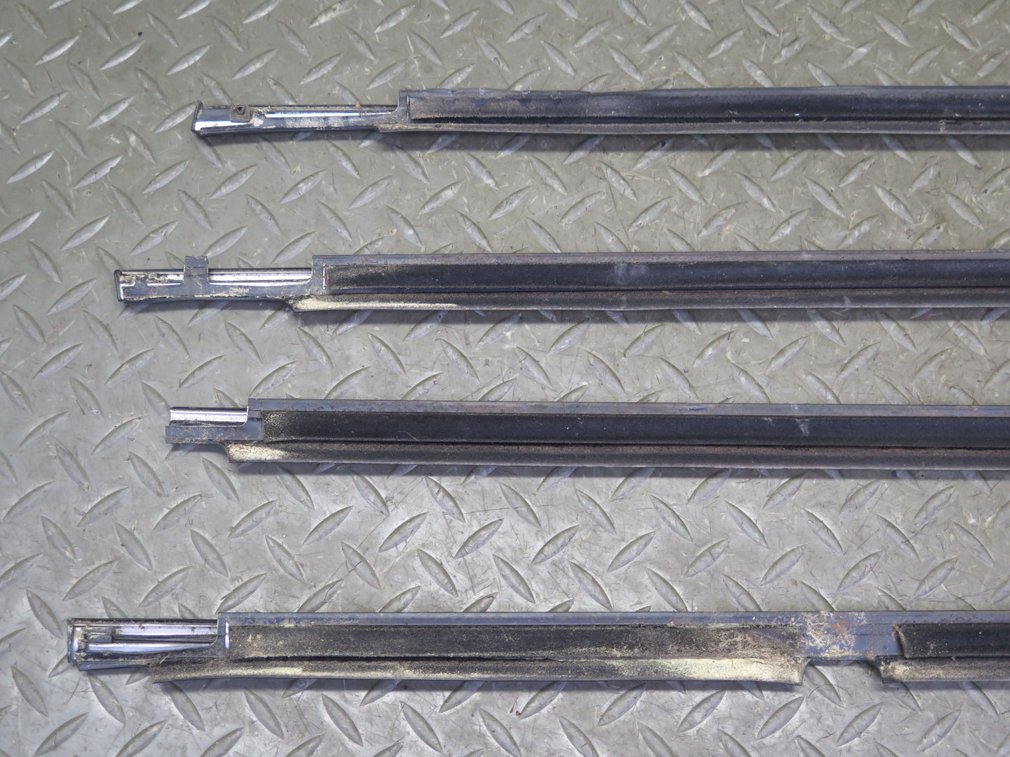 1998-2007 Lexus UZJ100L LX470 Door Window Weatherstrip Rubber Seal Molding Set