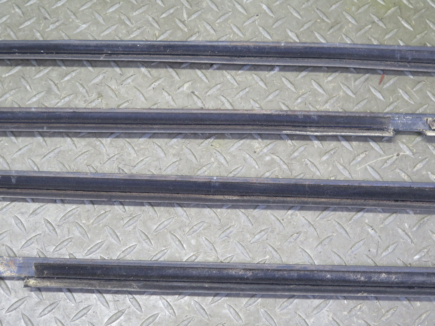 1998-2007 Lexus UZJ100L LX470 Door Window Weatherstrip Rubber Seal Molding Set