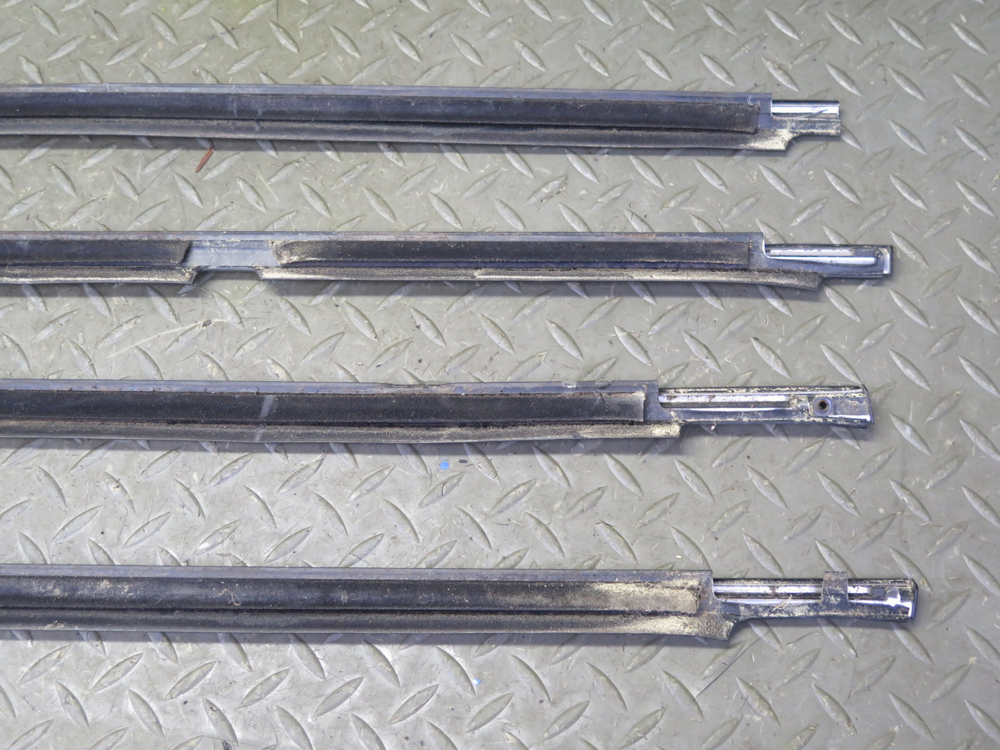 1998-2007 Lexus UZJ100L LX470 Door Window Weatherstrip Rubber Seal Molding Set