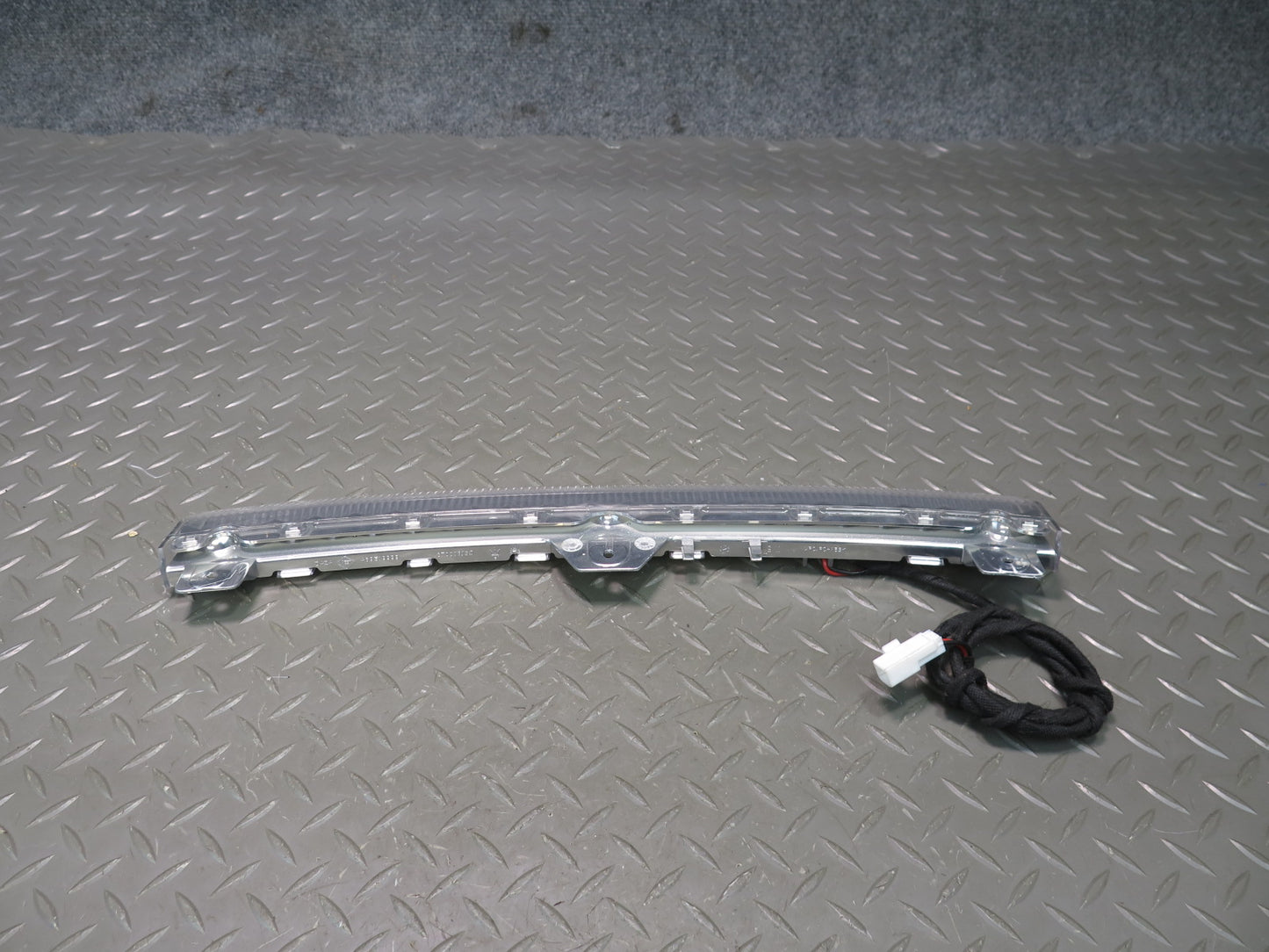 2014-2017 Maserati Ghibli M157 Rear Center Third 3RD Stop Brake Light Lamp