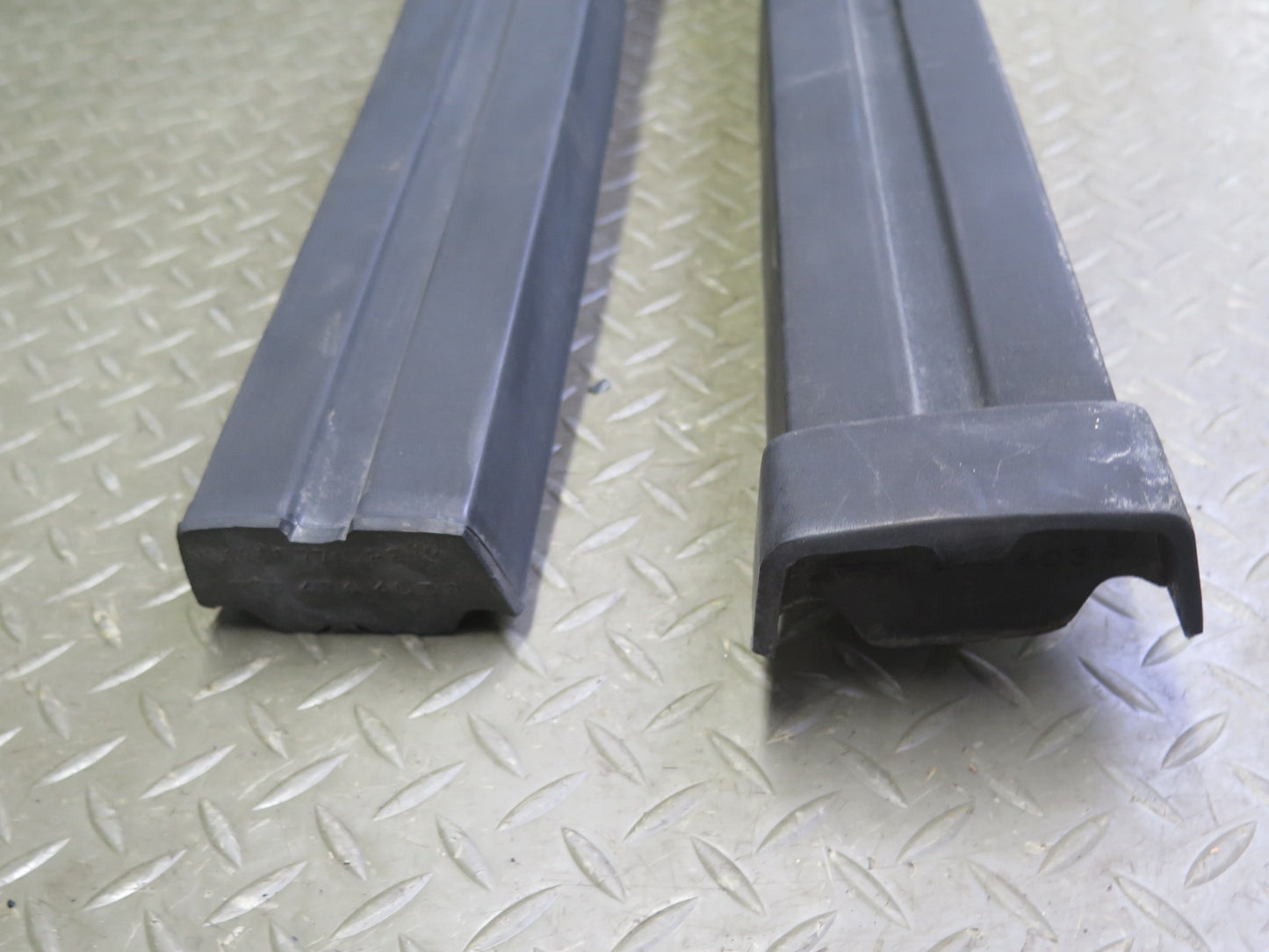 80-87 BMW E24 633CSi 635CSi Rear Bumper Impact Rubber Strip Molding OEM