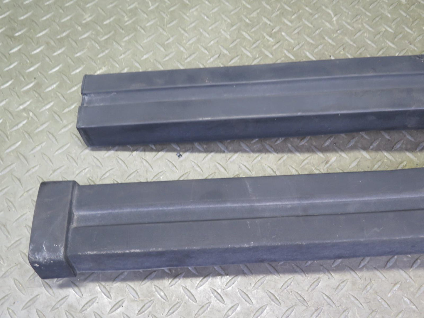 80-87 BMW E24 633CSi 635CSi Rear Bumper Impact Rubber Strip Molding OEM