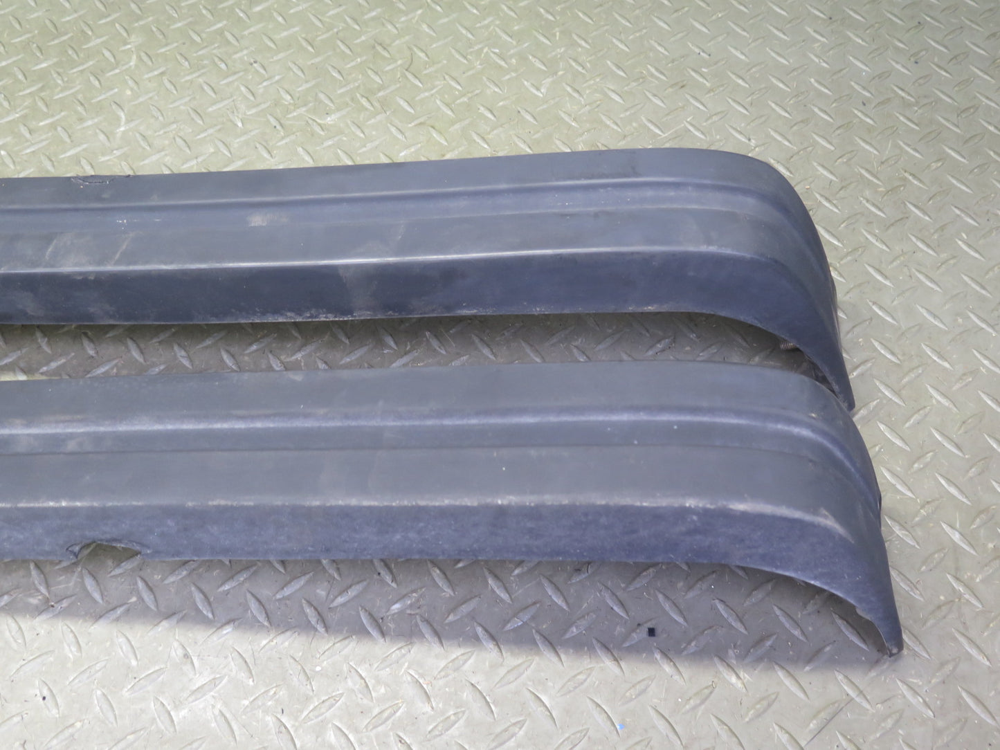 80-87 BMW E24 633CSi 635CSi Rear Bumper Impact Rubber Strip Molding OEM
