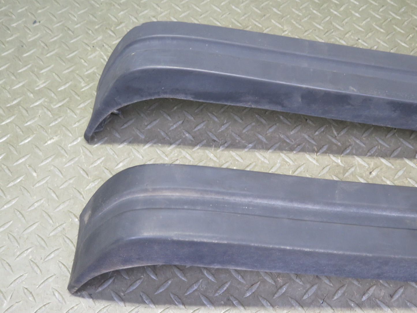 80-87 BMW E24 633CSi 635CSi Rear Bumper Impact Rubber Strip Molding OEM